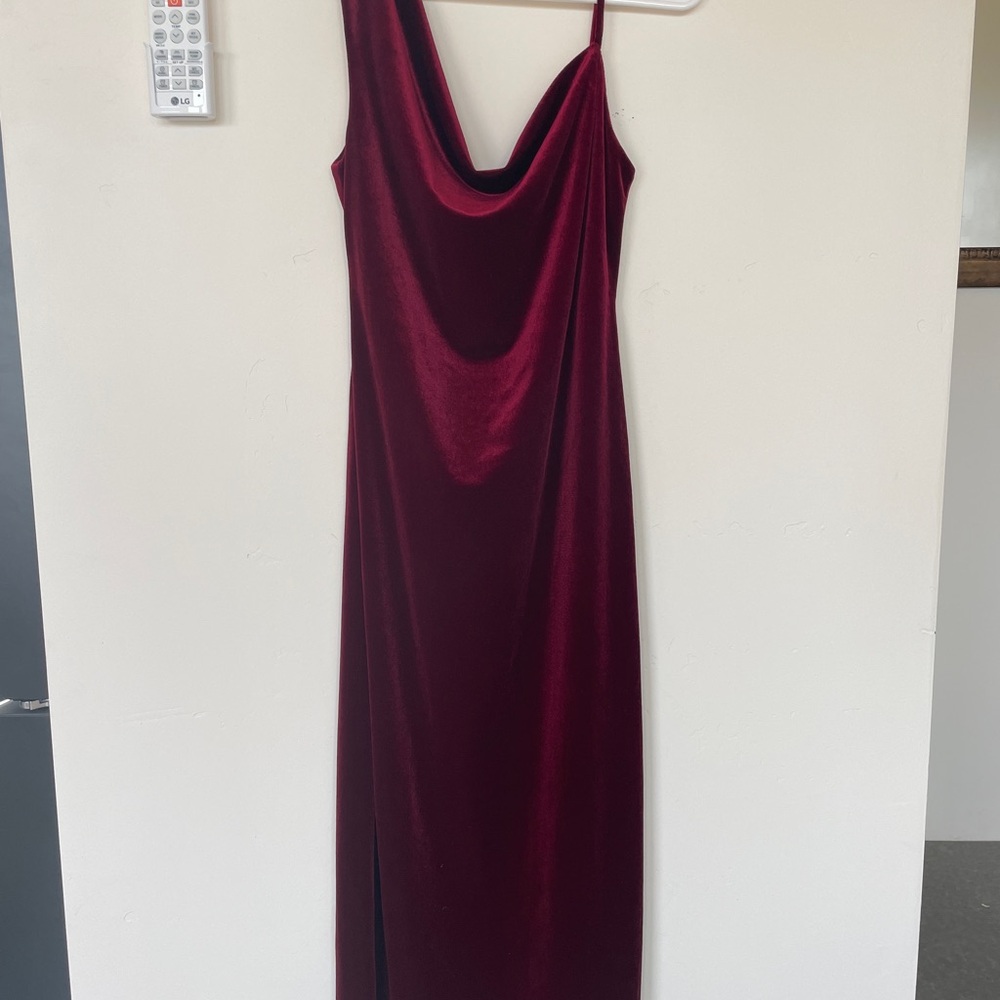 Social Bridesmaids One Shoulder Velvet Red XS